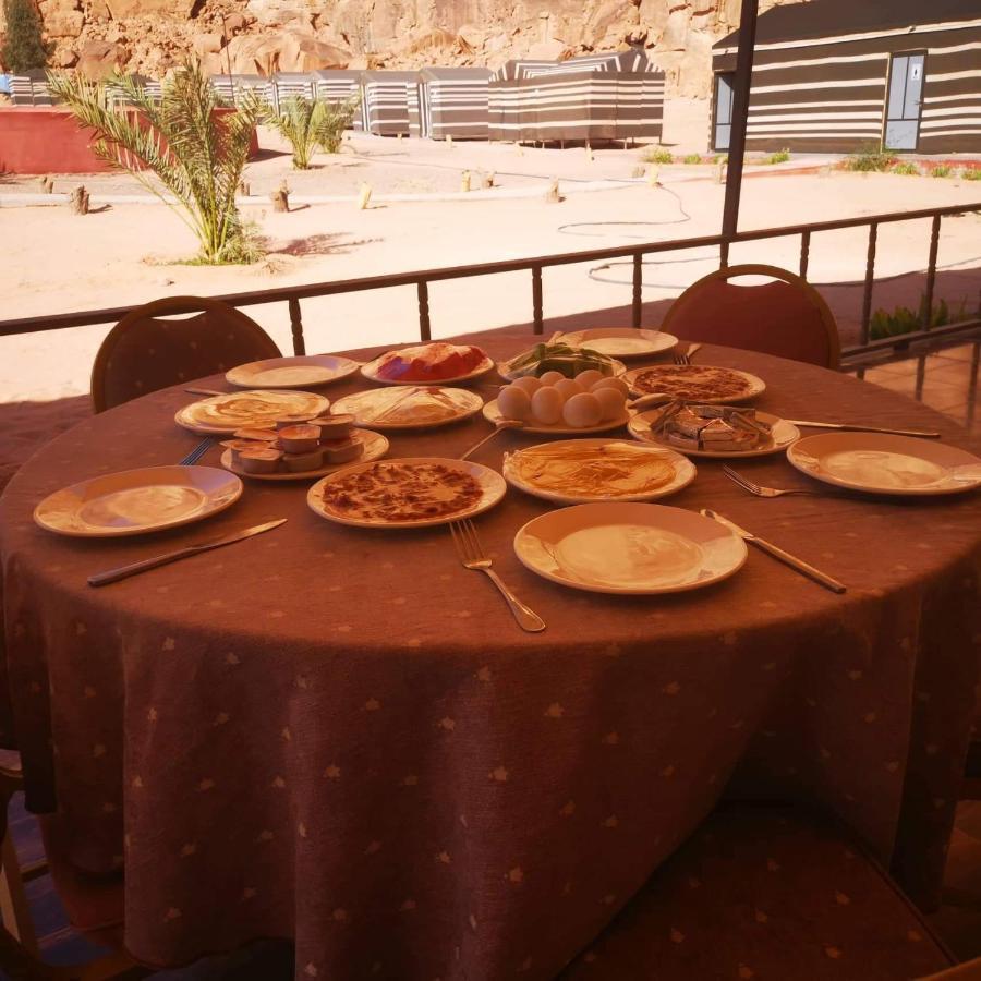 Moon Night Camp Hotel Wadi Rum Eksteriør billede