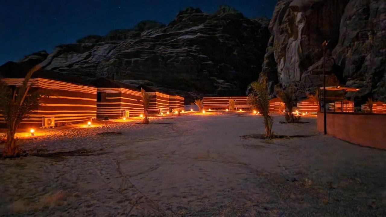 Moon Night Camp Hotel Wadi Rum Eksteriør billede