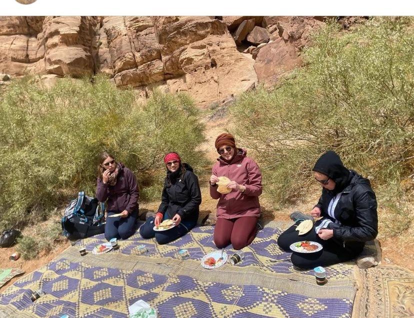 Moon Night Camp Hotel Wadi Rum Eksteriør billede